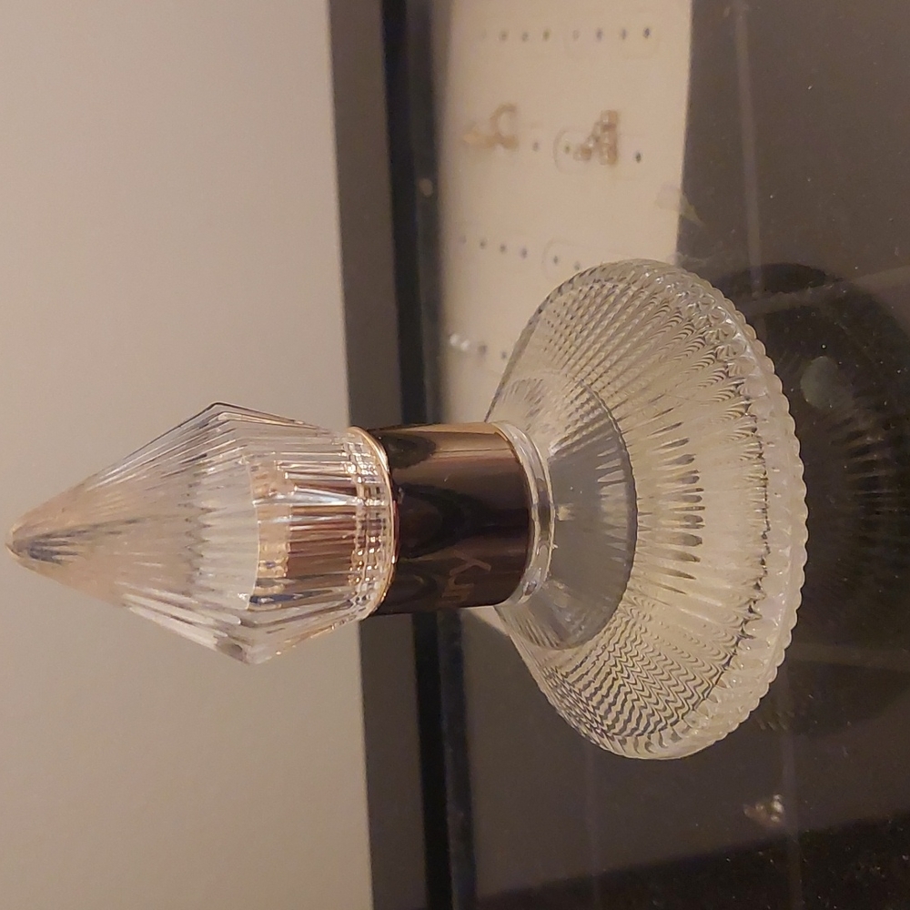 Charlotte Tilbury scent of a dream.